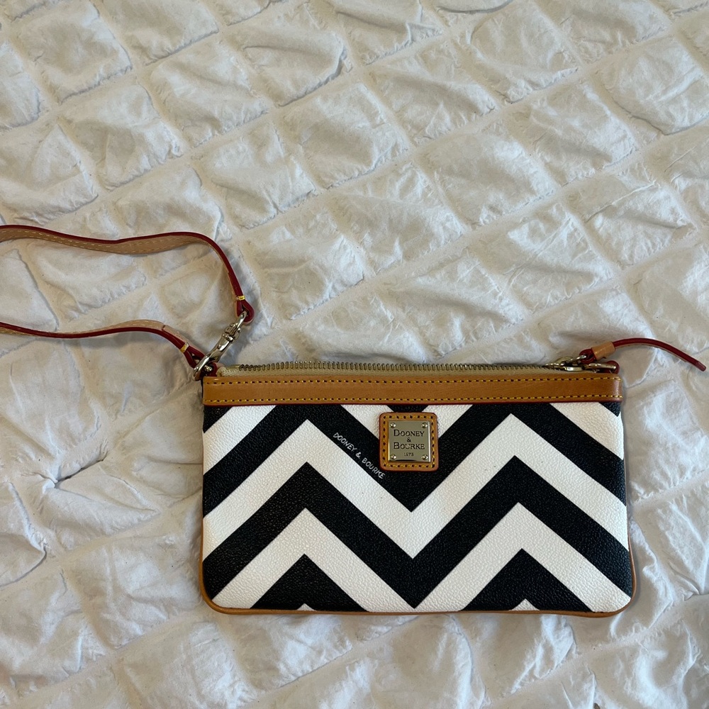 Dooney & Bourke Black and White Chevron Wristlet